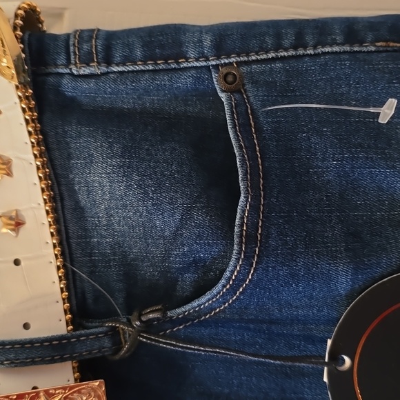 DOLLHOUSE BRAND WOMEN'S JUNIORS BLUE FLARE JEANS SIZE 11/12 - Picture 4 of 16